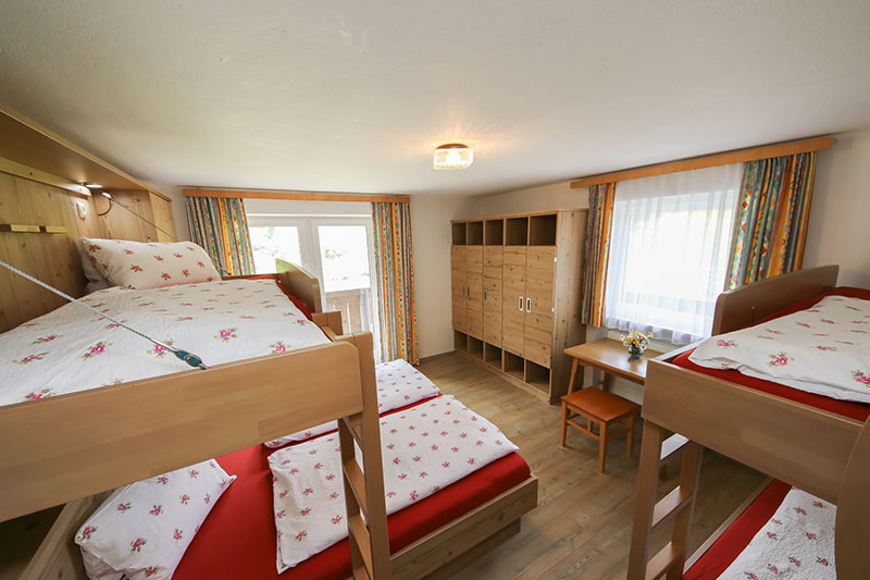 Jugendhotel Saalbach Zimmer4 4699