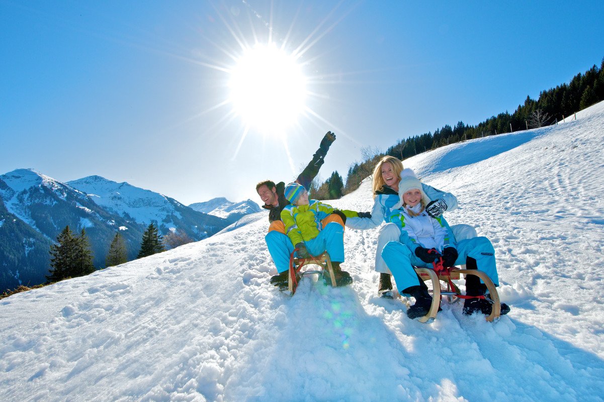 Familie Rodeln Hinterglemm